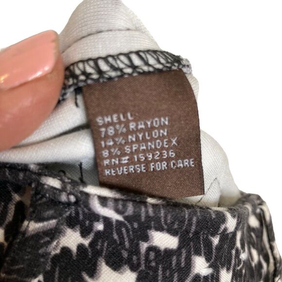 J. McLaughlin Becca Printed Pants Women’s Leggings Size 2 Black GEO Stretching - Picture 9 of 11